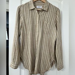 Carly Jean Los Angeles Siena Button Down Tan and White Small